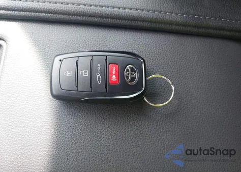 2025 Toyota Grand Highlander Le z USA, uszkodzony, nr VIN 5TDAAAB58SS091857